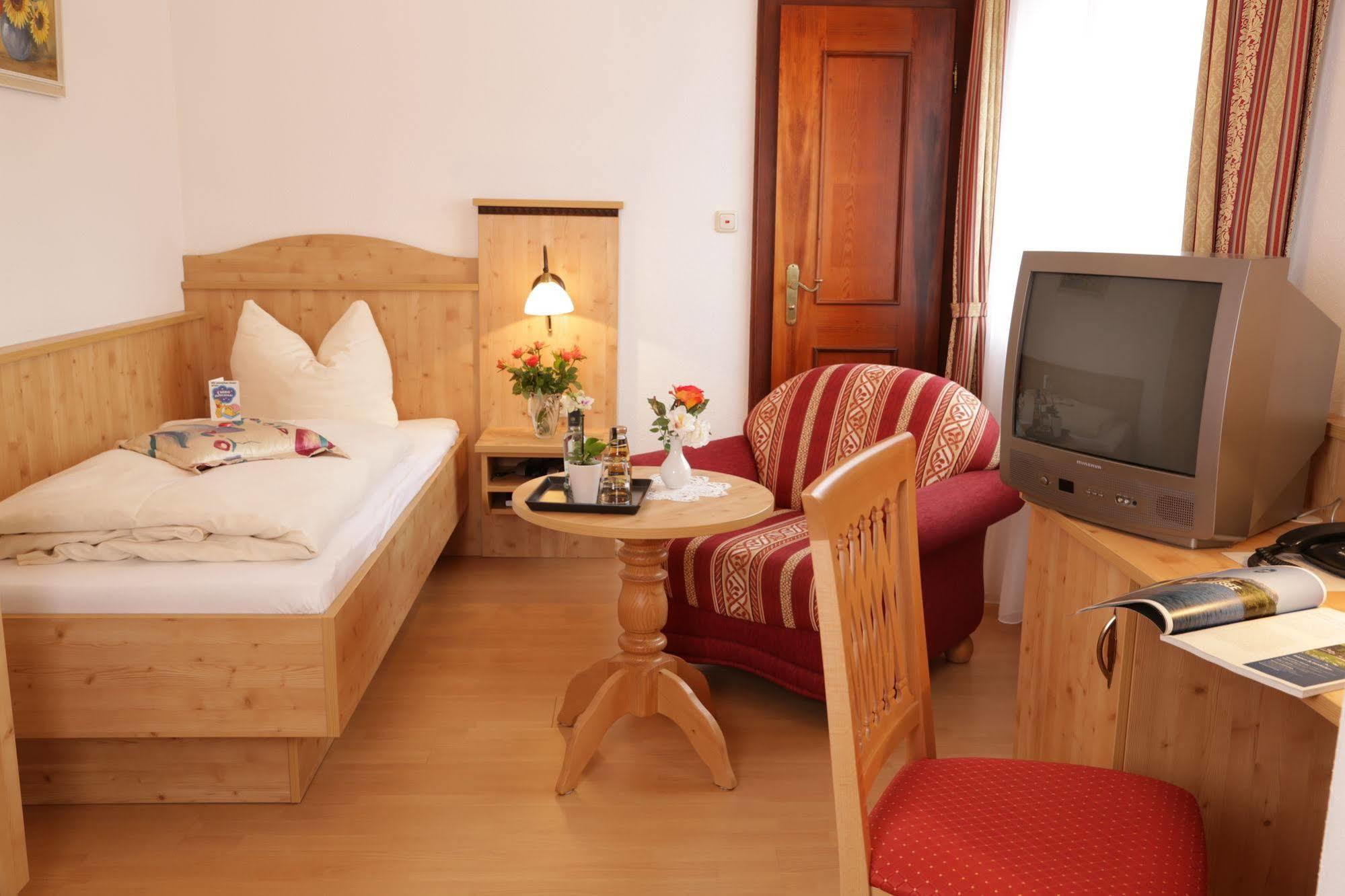 באד ווייסי Hotel Am Kureck מראה חיצוני תמונה